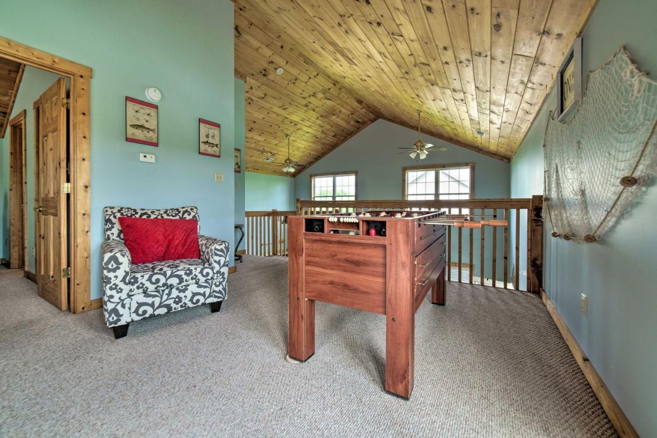 Sevierville Lake House With Deck And Foosball Table! 외부 사진